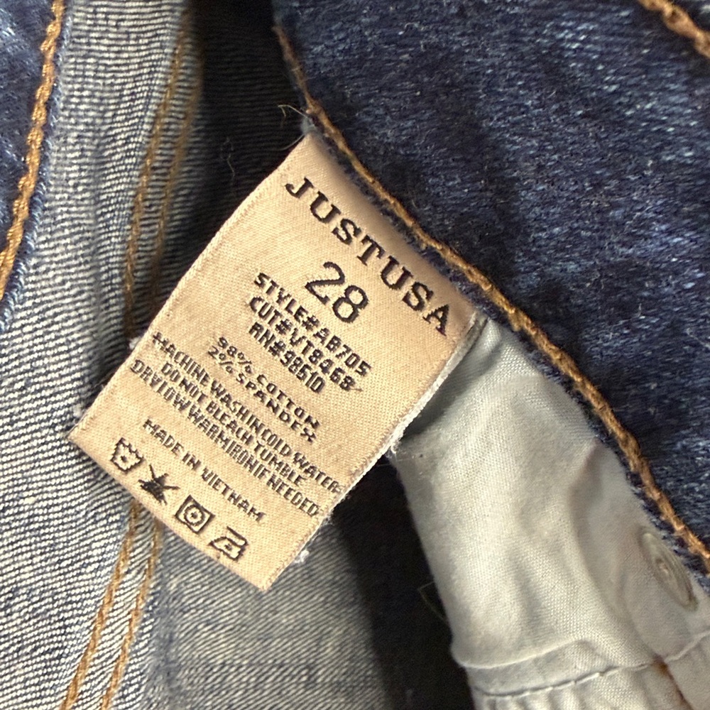 Just USA Willa Mid Rise Fray Hem Denim Shorts - Medium Blue - 28 / 6 - Picture 8 of 8